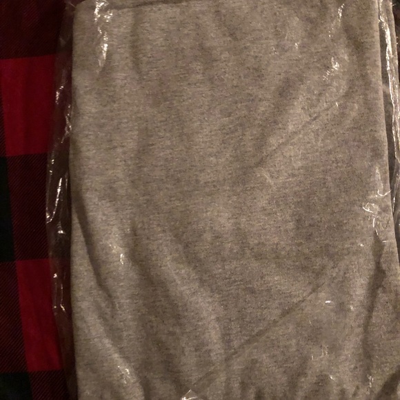 “This is not supreme” Supreme Lv box logo tee - Picture 2 of 2